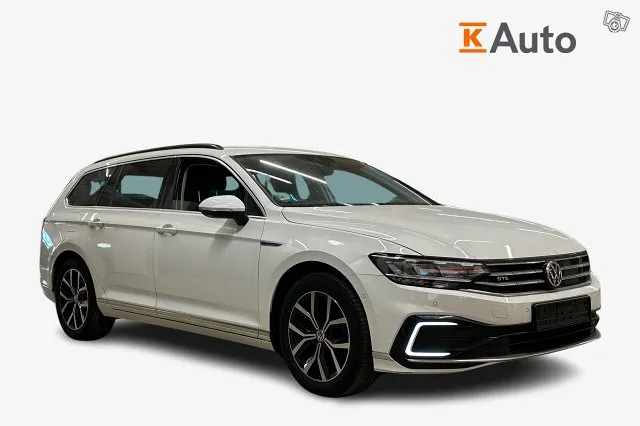 Volkswagen Passat Variant GTE Plug-In Hybrid 160 kW DSG-auto Image 1