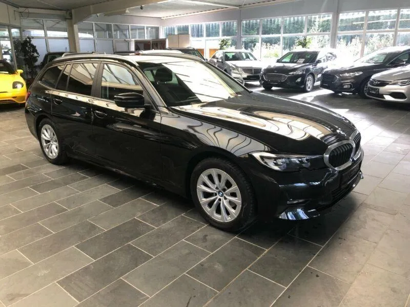 BMW Serie 3 318d Touring Business Advantage aut. Image 1