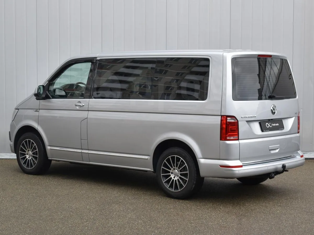 Volkswagen Caravelle Image 1